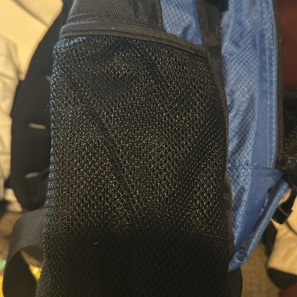 Targus backpack navy blue/black padded back and adjustable straps - Picture 6 of 8